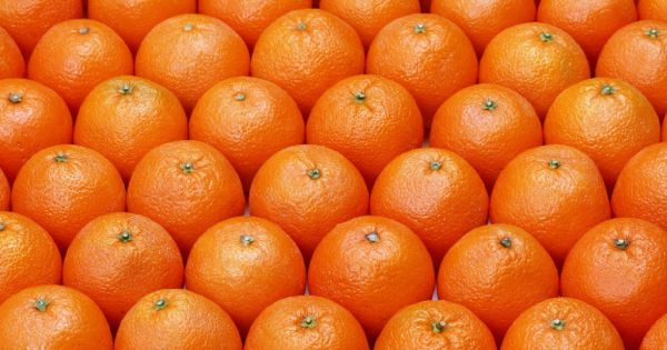 Oranges: 38.3% of the price are taxes