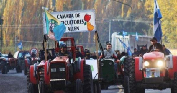 Tractorazo De Los Productores De Fruta En Río Negro Agritotal